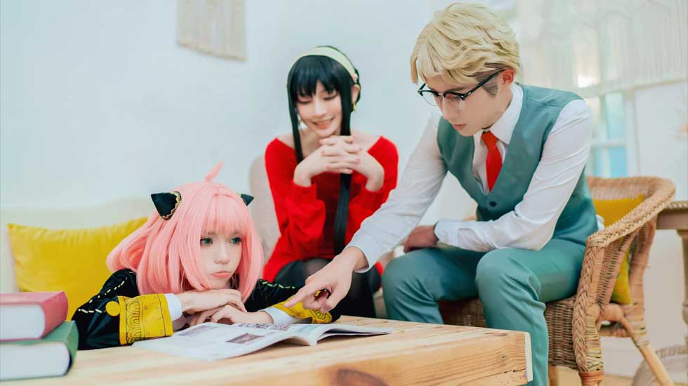 Spy x family cosplay by Taiwanese politicians